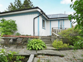 Three-Bedroom Holiday home in Lysekil 2 in Lysekil